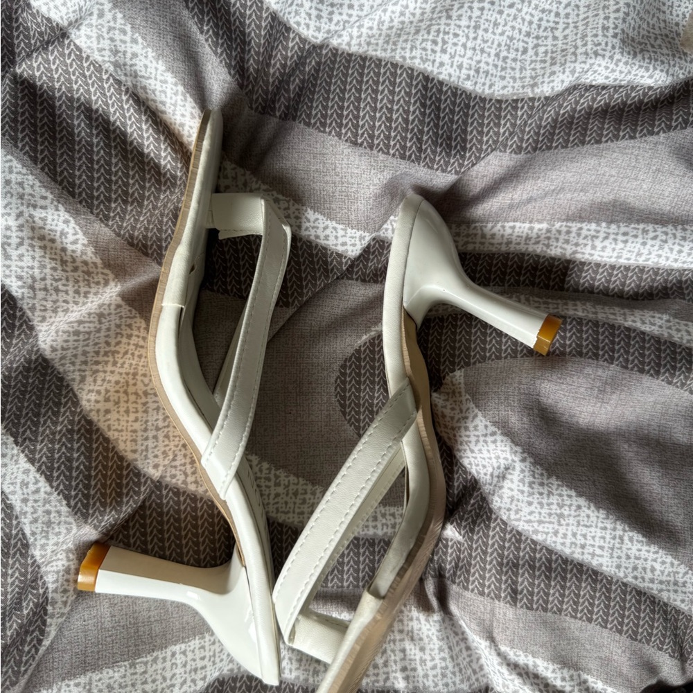 Kitty herls Women’s White Strappy Mid-Heel Sandals